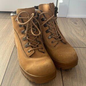 Vintage Y2K Nike ACG Karstz Boots